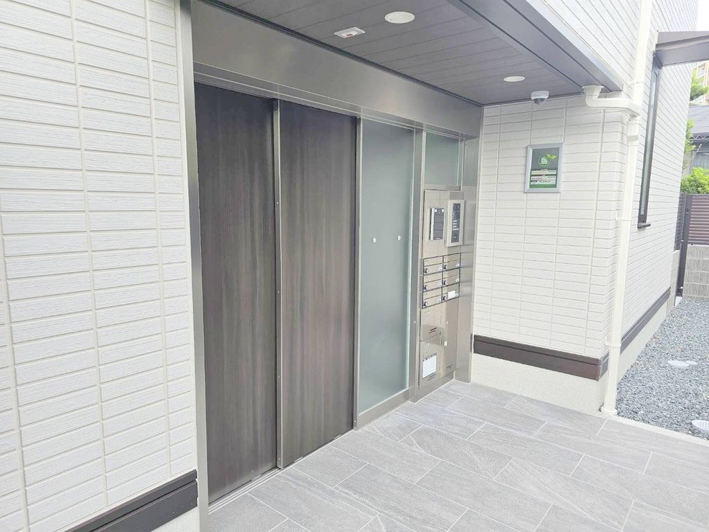 エントランス　エントランス