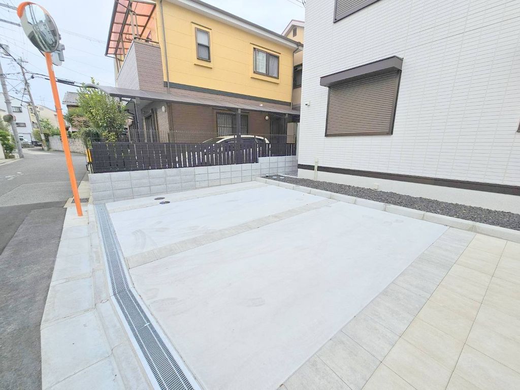 駐車場　駐車場