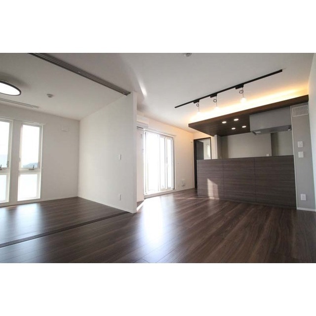 居室・リビング　※写真は３０３にて撮影（２０２５，９）