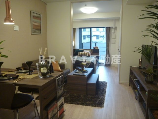 居室・リビング　【パークアクシス本町】ゆったりとしたリビングです