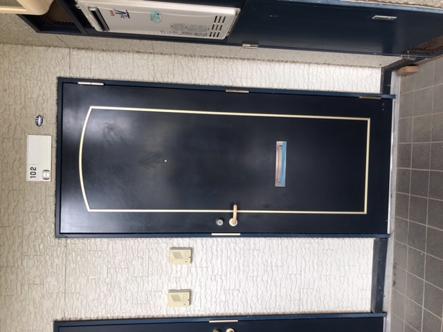 玄関　同物件の別部屋です