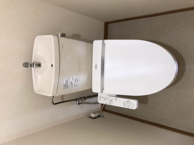 トイレ　同物件の別部屋です