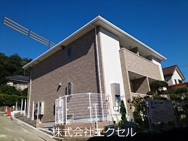 建物外観　京王線、山田駅から徒歩10分の場所です。