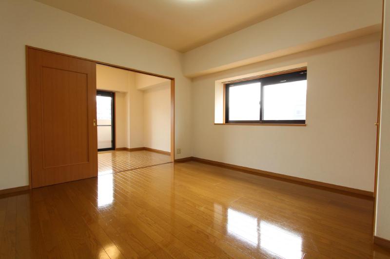 居室・リビング　写真は反転バージョンです。