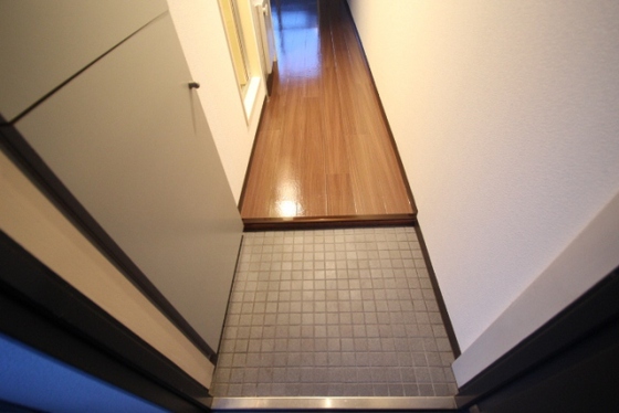 玄関　※別部屋の写真です