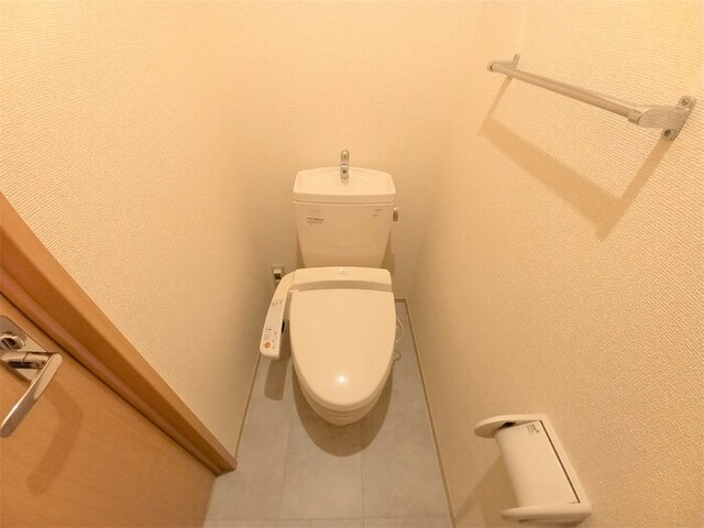 トイレ　温水洗浄暖房便座トイレ