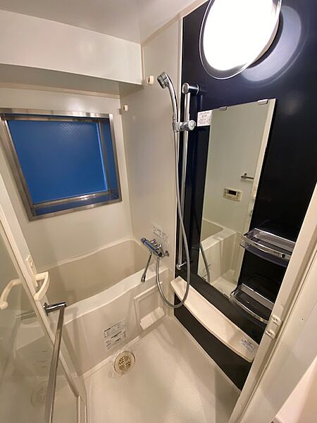 バス・シャワールーム　※別部屋の参考写真です。