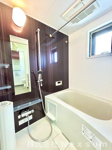 バス・シャワールーム　コンパクトで使いやすいお風呂です