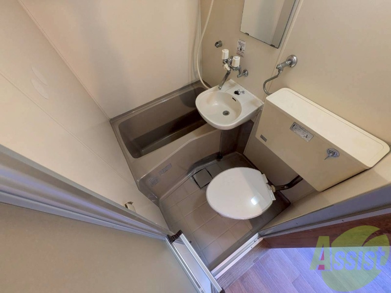 バス・シャワールーム　ユニットバスです。疲れを癒すのに欠かせませんね！