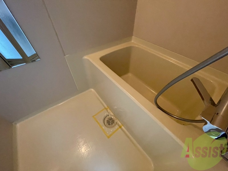 バス・シャワールーム　お風呂になります。一日の疲れを癒してくださいね。