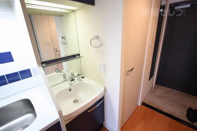 洗面設備　※４０７号室内装写真参照