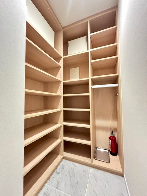 収納　シューズインクローゼット