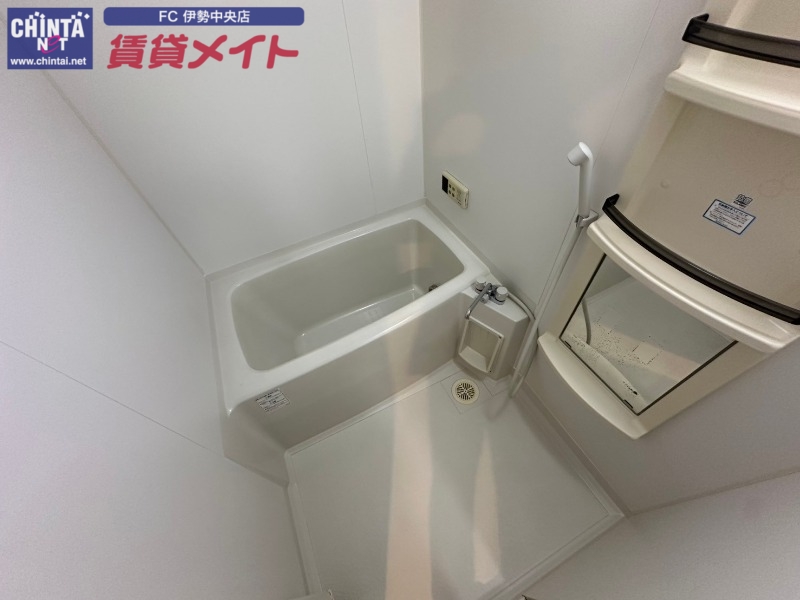 バス・シャワールーム　同型反転参考写真