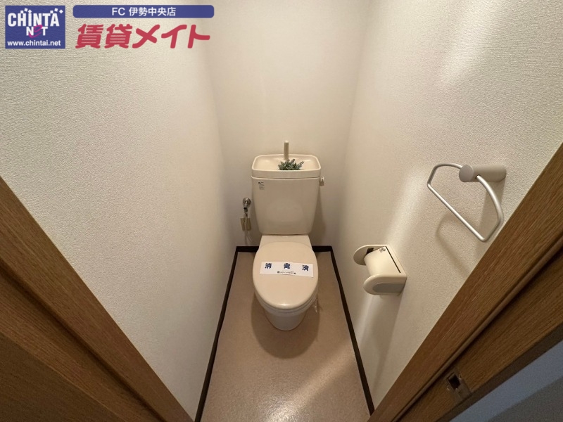 トイレ　同型反転参考写真