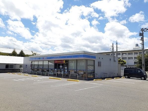 コンビニ　ローソン西垣生町店様（コンビニ）まで400m