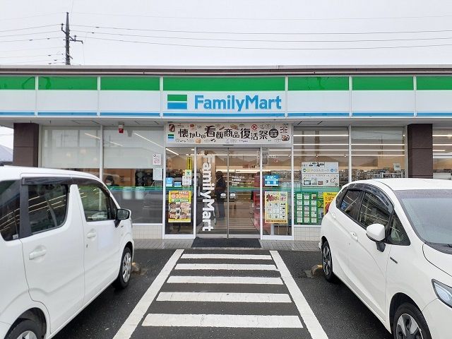 コンビニ　ファミリーマート守谷美園店（コンビニ）まで460m