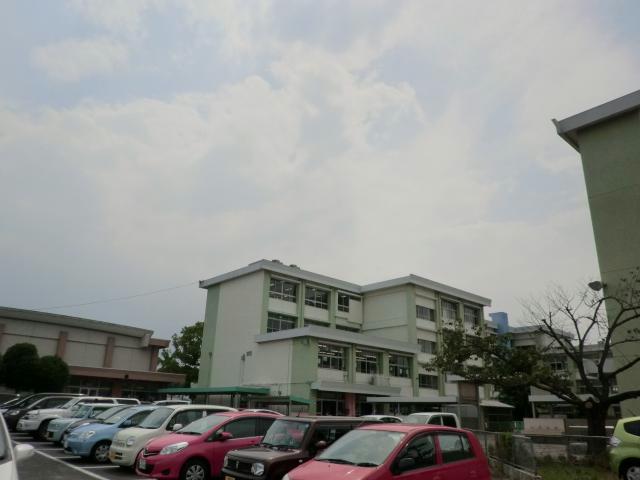 小学校　鈴鹿市立玉垣小学校（小学校）まで1668m