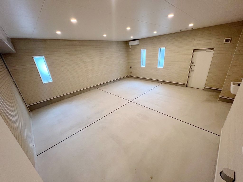 駐車場　エントランス