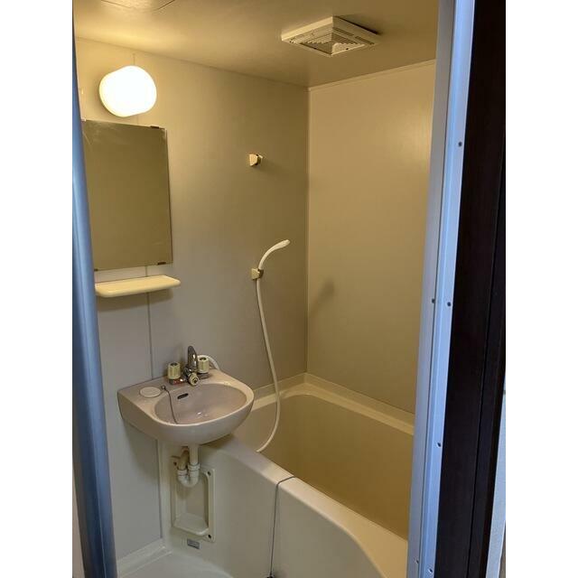 バス・シャワールーム　バス・シャワー