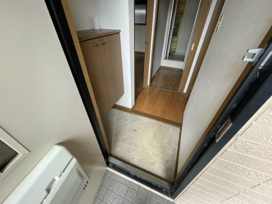 玄関　※別の部屋の写真を使用しています