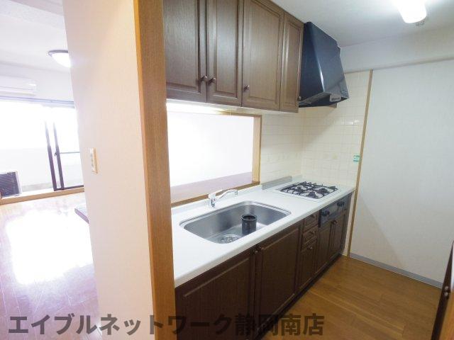 キッチン　対面式キッチンです