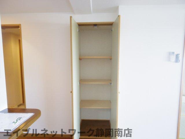 収納　ちょっとした収納スペースも充実しています