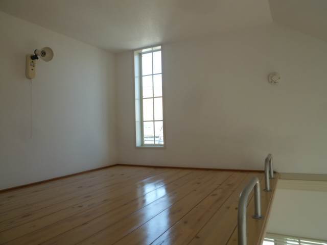 居室・リビング　2022年6月撮影。現況を優先します。