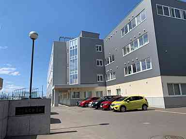 中学校　羊丘中学校（中学校）まで373m