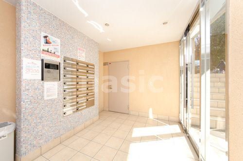 エントランス　オートロック/メールボックス