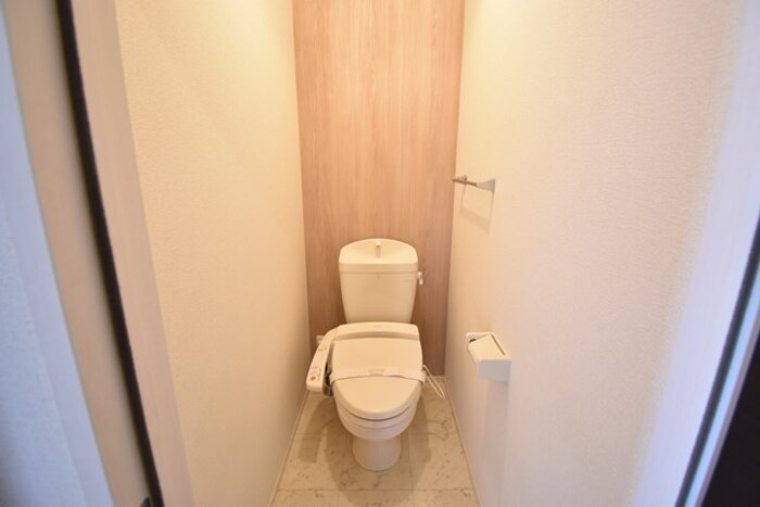 トイレ　温水洗浄暖房便座