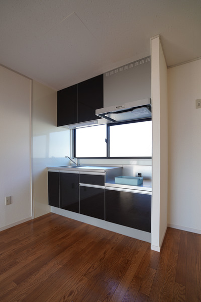 キッチン　同じ建物の別のお部屋