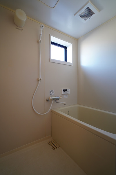 バス・シャワールーム　同じ建物の別のお部屋