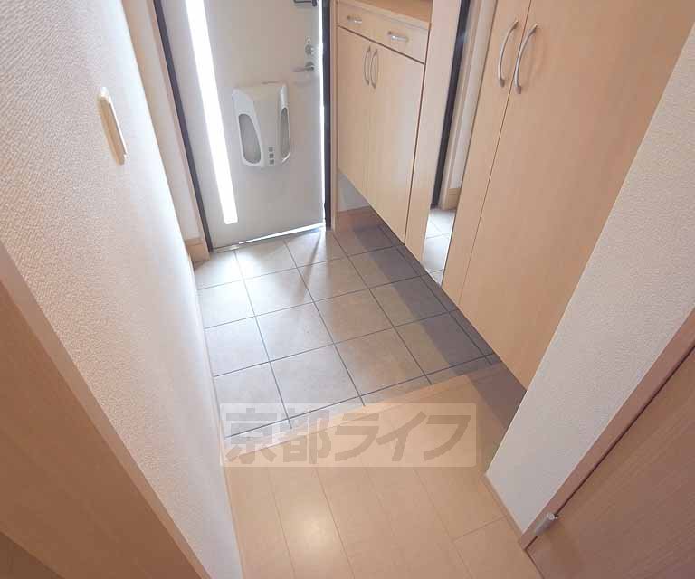 玄関　・間取り異なります・