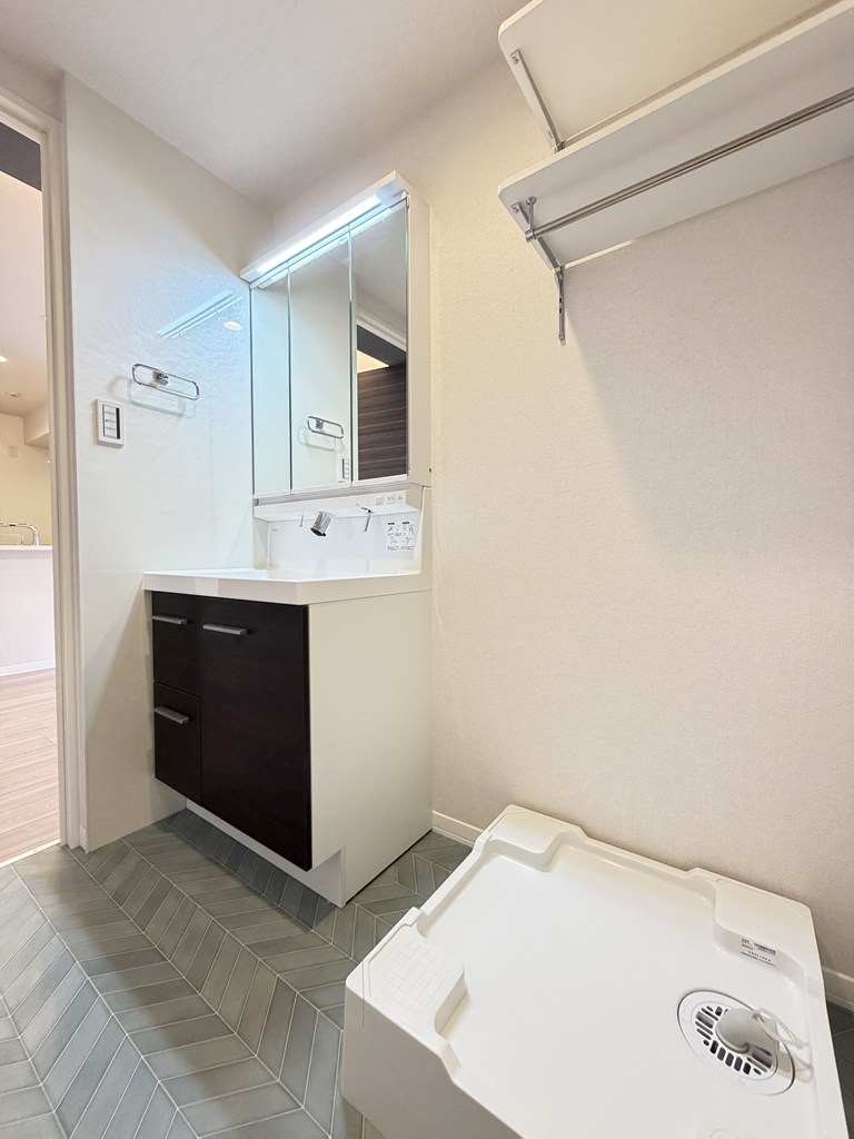 洗面設備　※他号室の参考写真です。