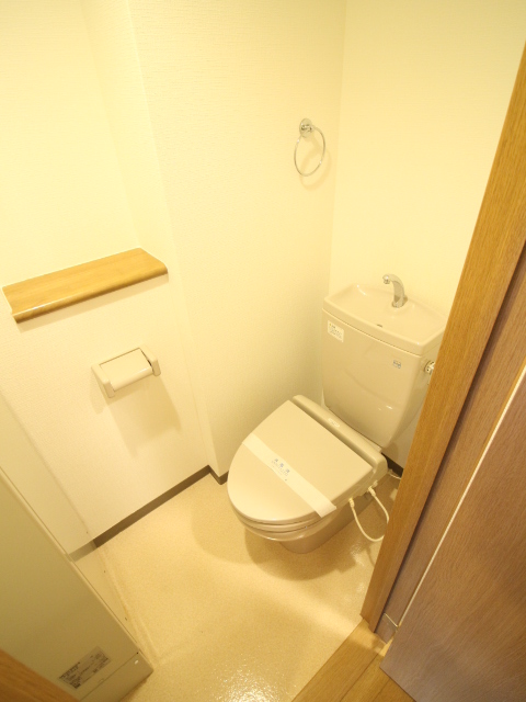 トイレ　暖房便座　参考写真