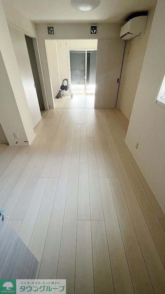 居室・リビング　玄関