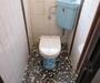 トイレ　レトロな雰囲気のトイレです