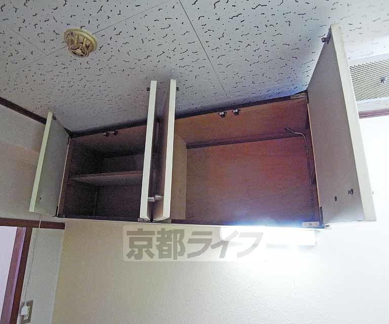 収納　キッチン上にも収納あります。