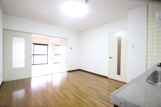 居室・リビング　※別号室の写真となります