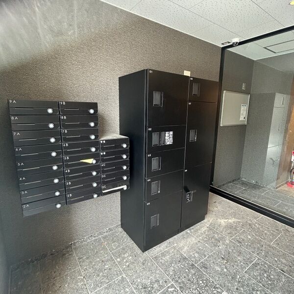 エントランス　宅配ボックス