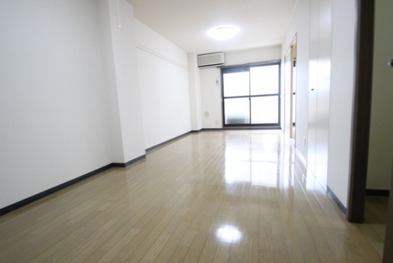 居室・リビング　※別部屋の写真です