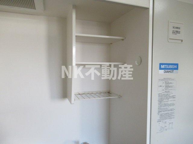 収納　キッチンの棚です