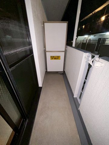 バルコニー　外からの目が気にならないバルコニーで洗濯物が干せます