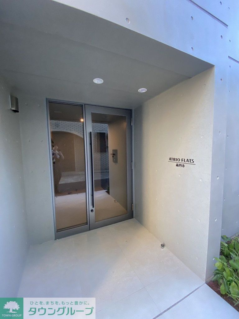 エントランス　お部屋探しはタウンハウジングへ♪