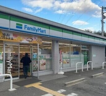コンビニ　ファミリーマート宝塚山本丸橋店（コンビニ）まで443m