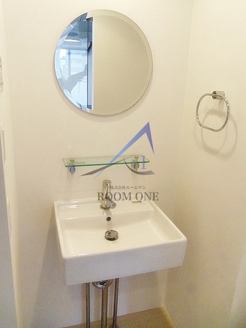 洗面設備　独立洗面台です。