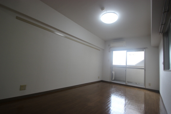 居室・リビング　※別部屋の写真です