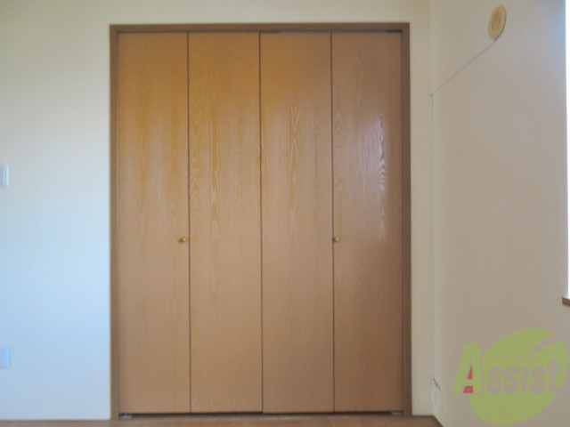 収納　クローゼットです。お洋服類を収納するのにご利用ください。