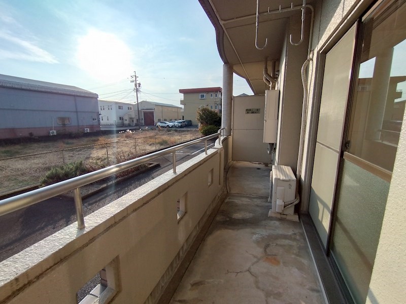 バルコニー　南向きのバルコニーですので、陽当たり良好です。