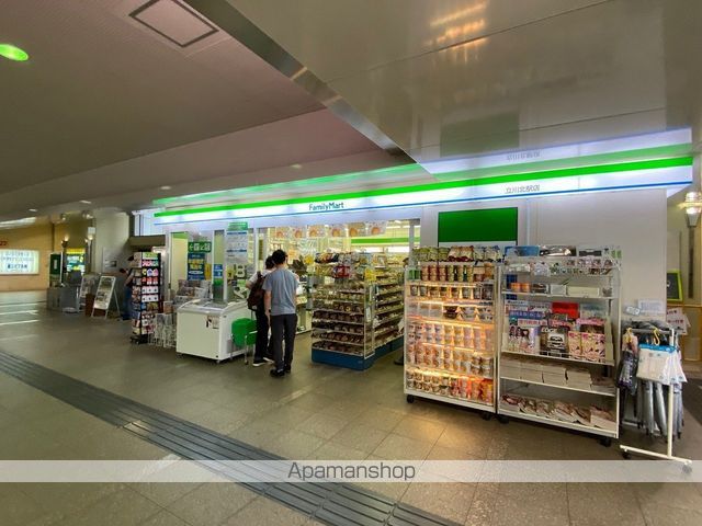 コンビニ　ファミリーマート（コンビニ）まで222m